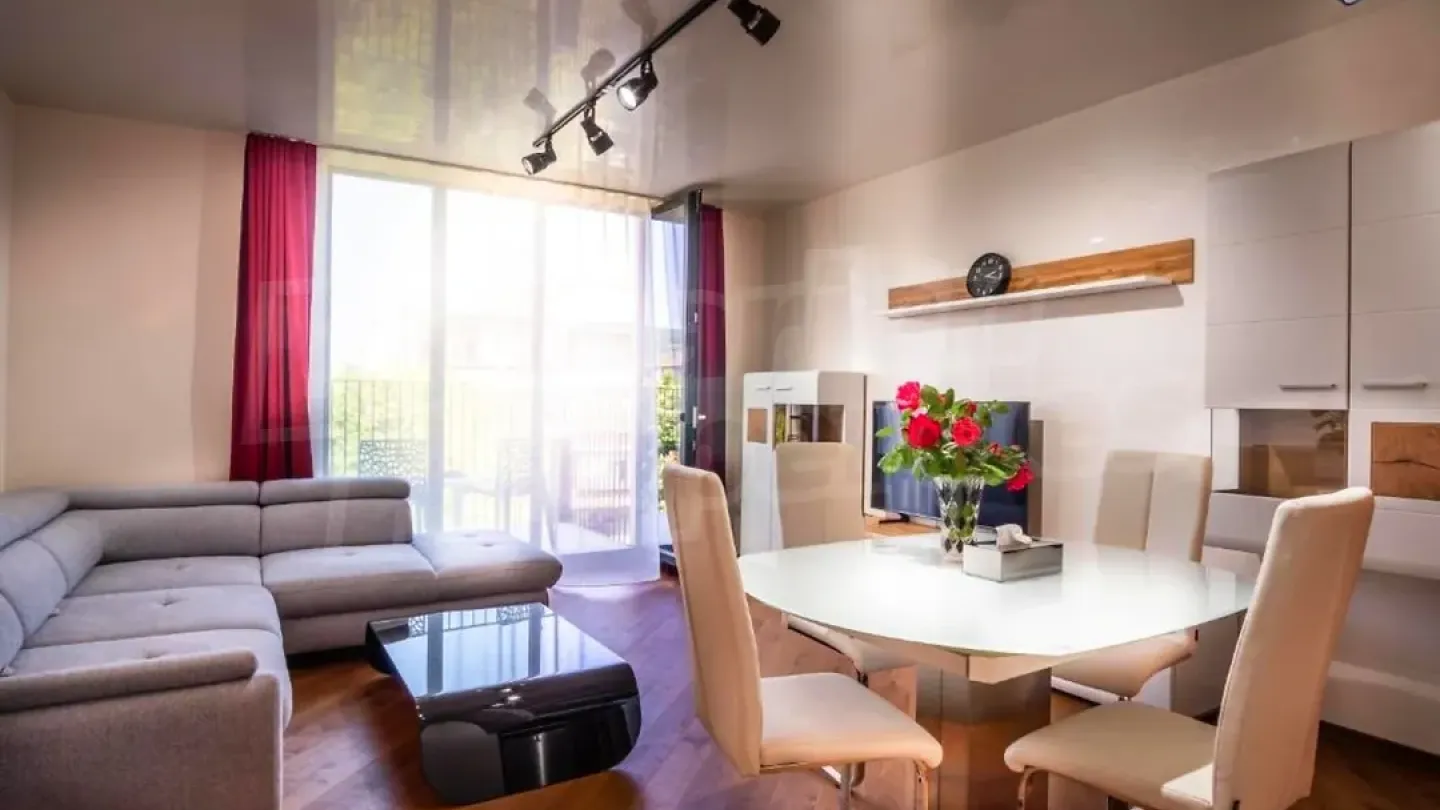 Sea View Luxury Apartment with Garage – Varna Chaika District - Image 3