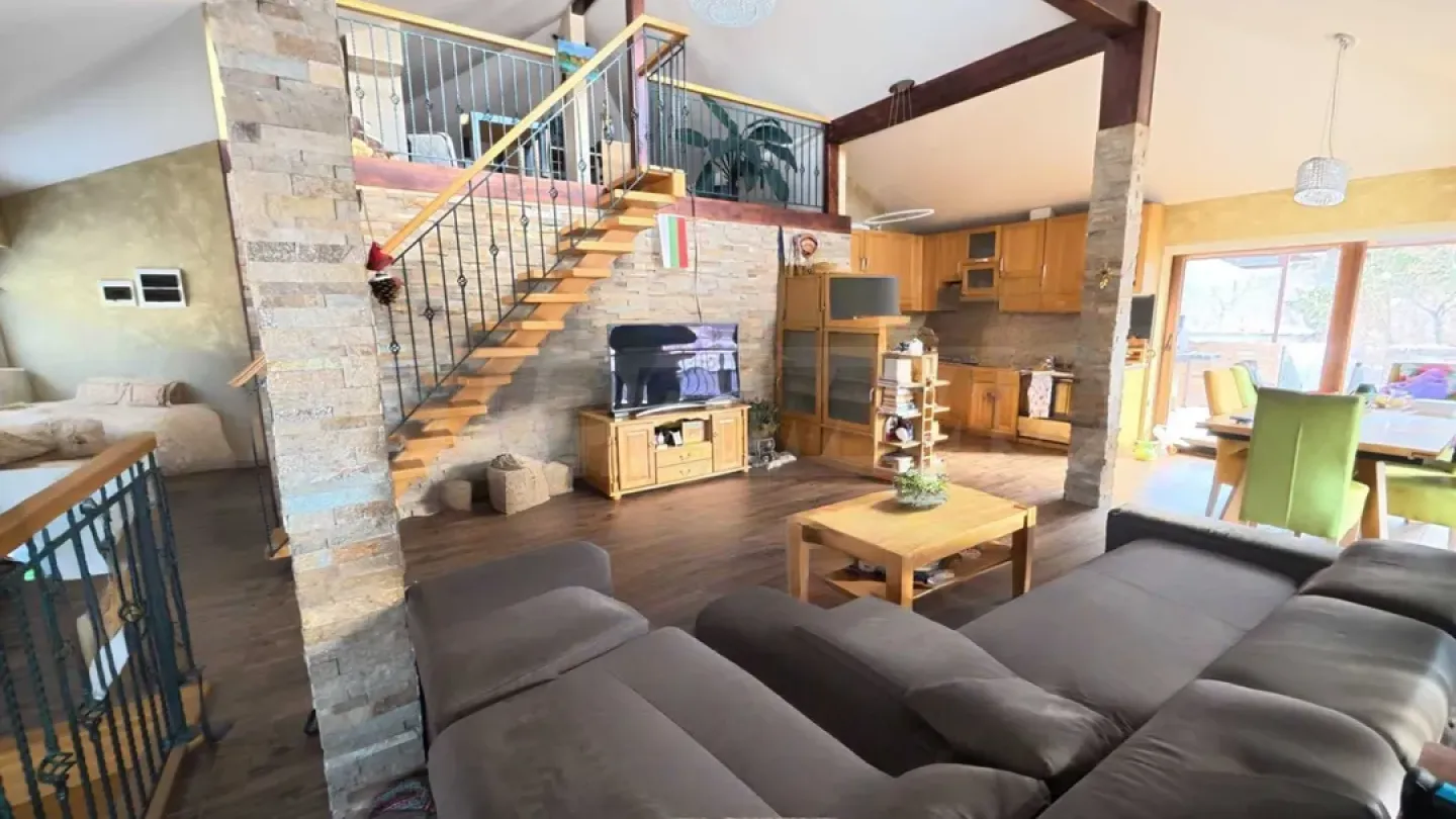 Spacious Two-Story House with Garden in Samokov - Image 5