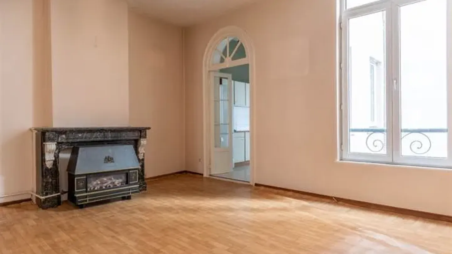 Spacious 70m2 Apartment in Schaarbeek – Botanique/Sainte-Marie District - Image 4