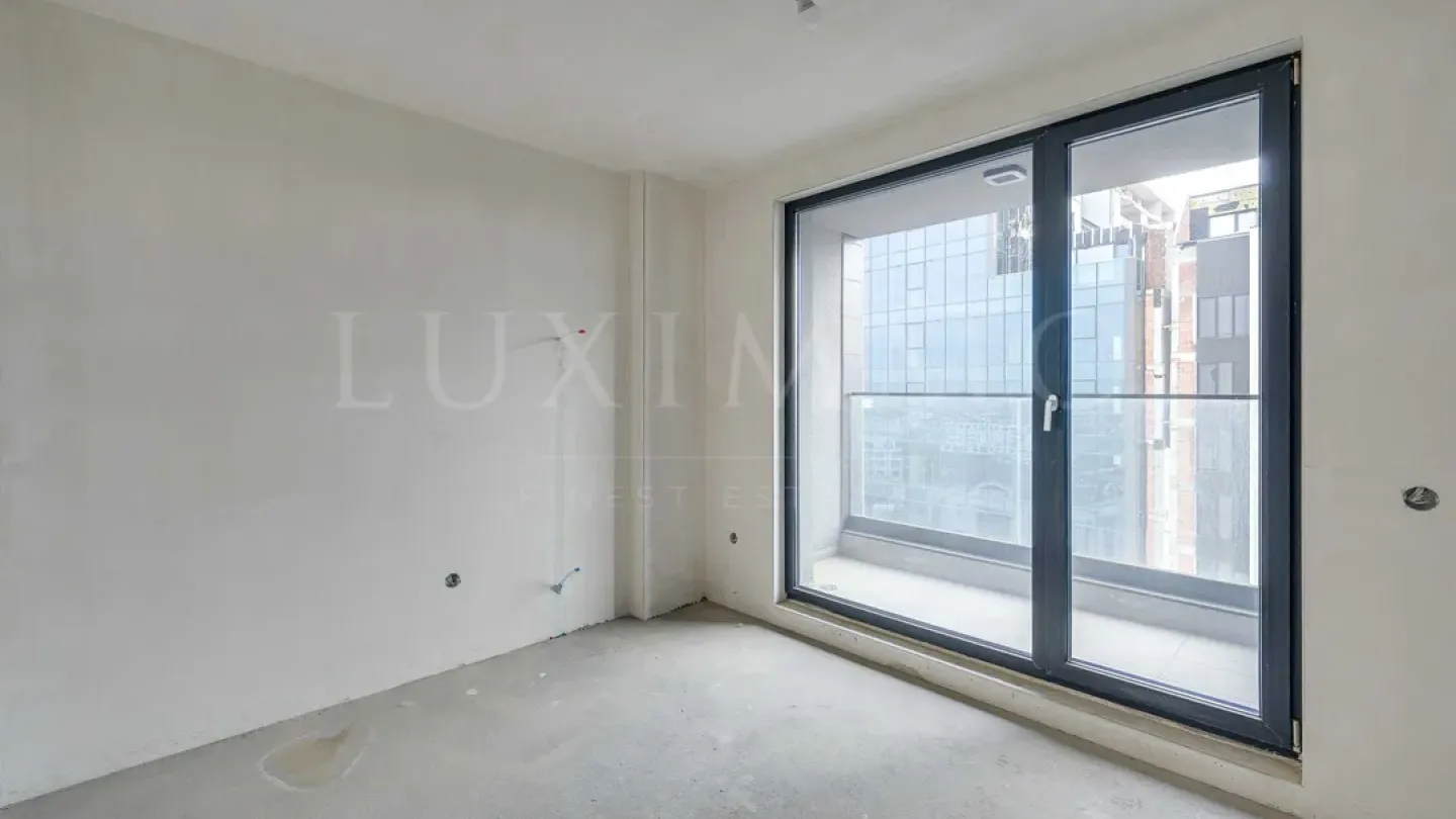 Spacious Four-Bedroom Apartment Near Future Metro Station - Image 5