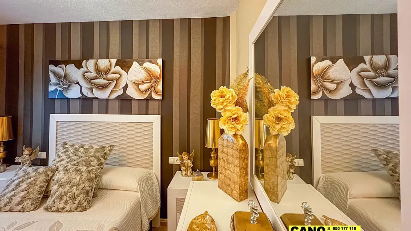 Spacious 2-Bedroom Apartment in the Heart of Almería, Spain - Image 3