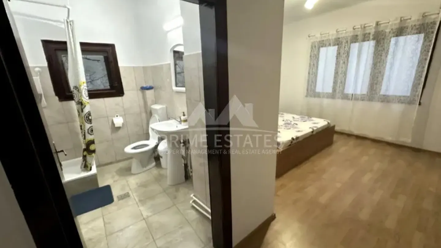 Spacious Bucharest Apartment with Courtyard - 3 Bedrooms, Fully Furnished - Image 4