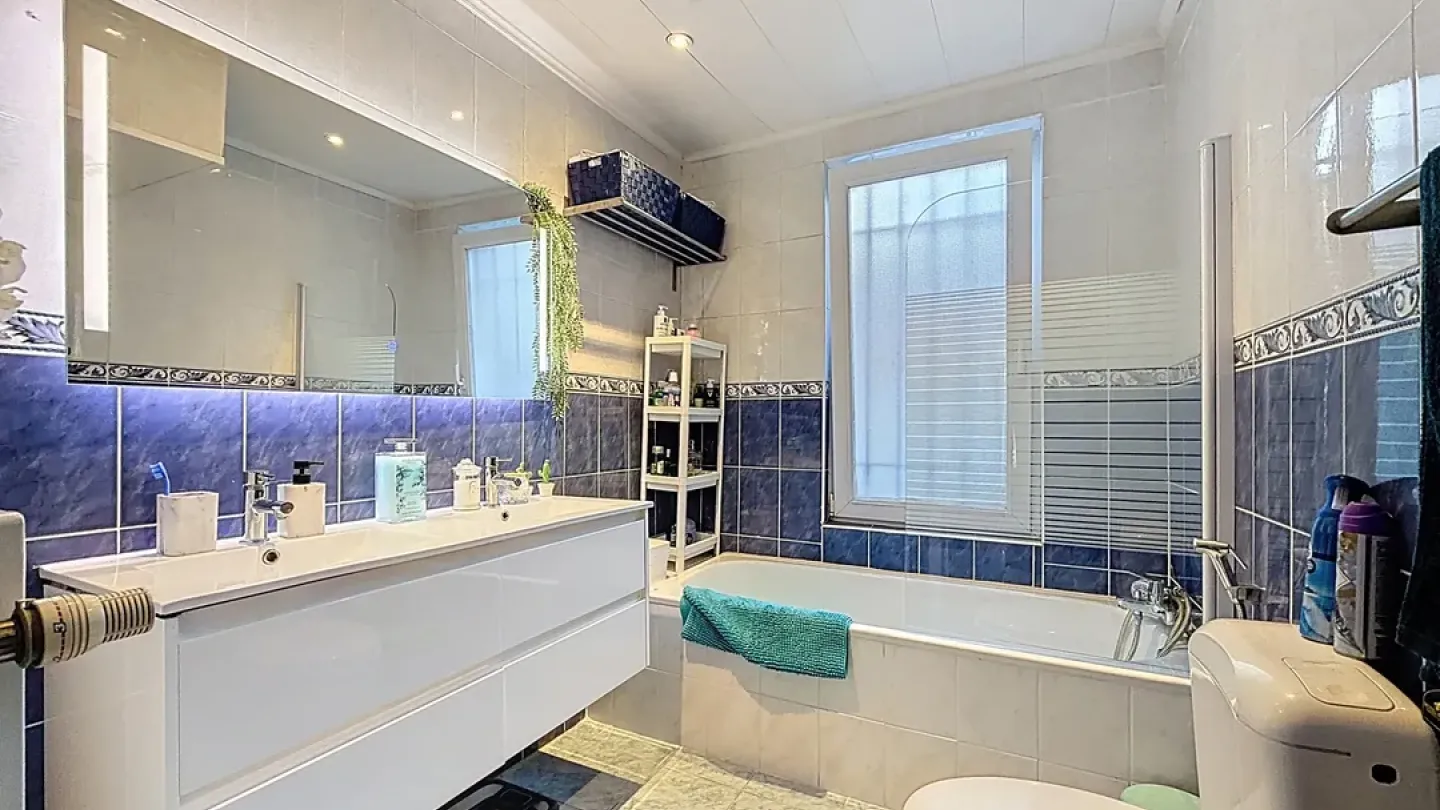 Spacious Fully Furnished Family Home in Sought-After Jette Location - Image 1