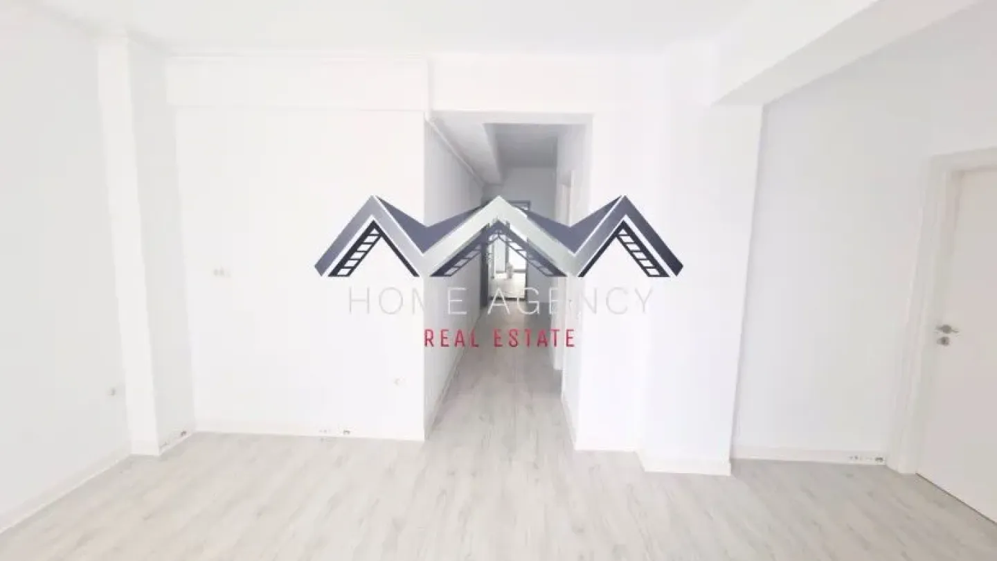 Spacious 3-Bedroom Apartment with Terrace in Central Otopeni - Image 2