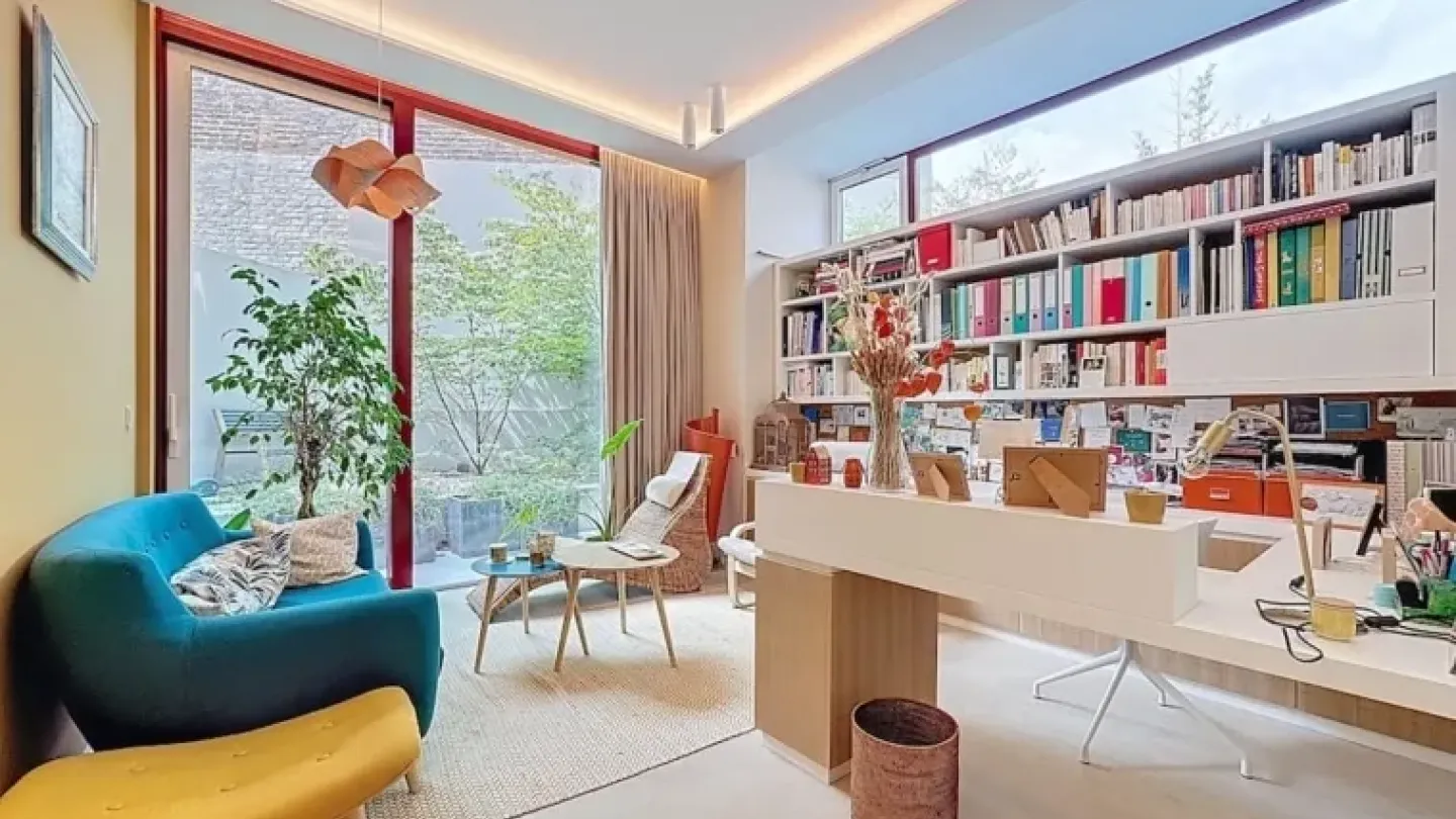 Contemporary House with Garden, Terrace & Garage in Brussels - Image 3