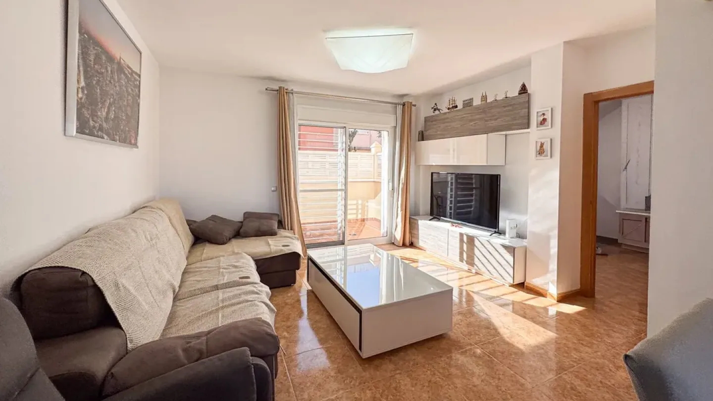 Spacious Triplex Apartment with 4 Bedrooms in Huércal de Almería - Image 4