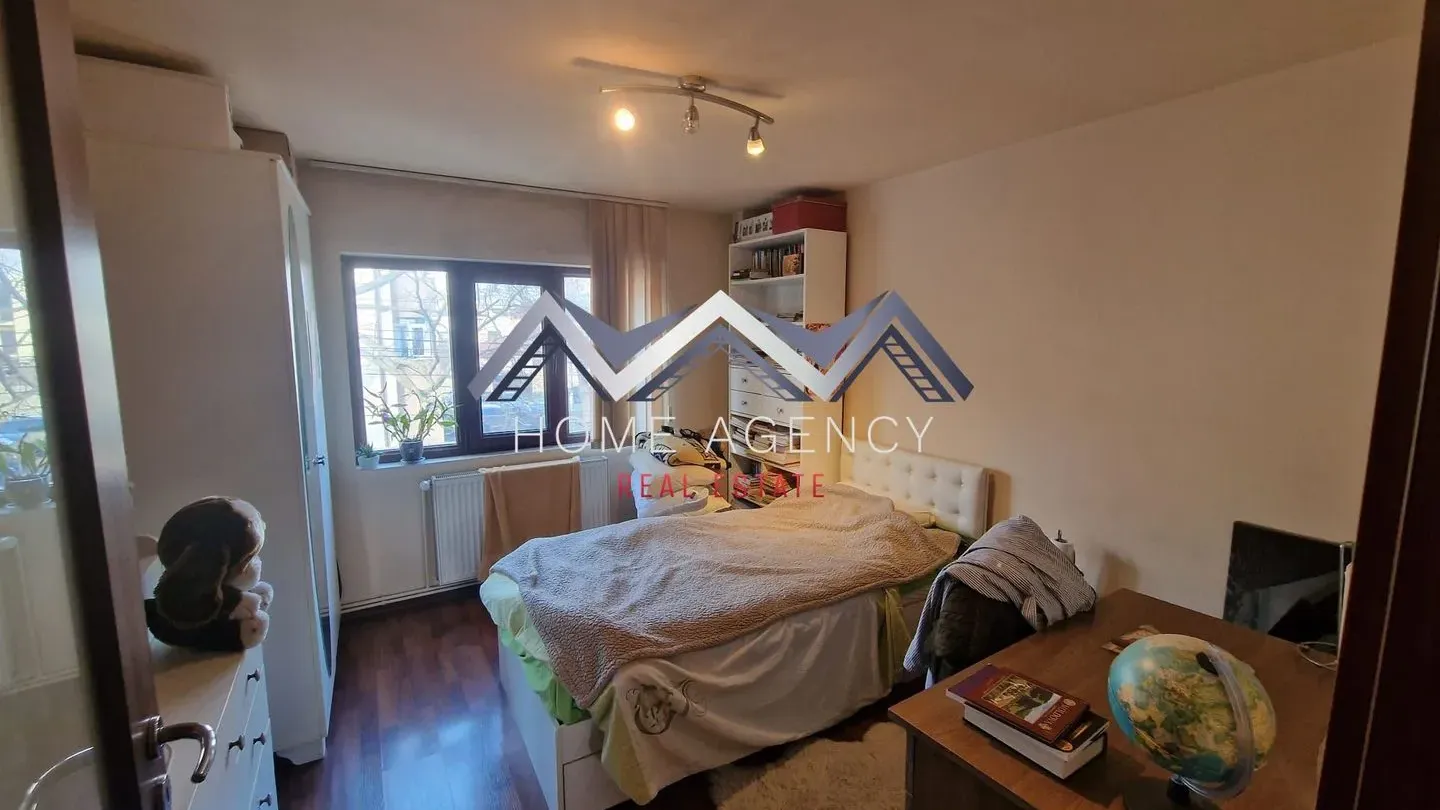 Spacious 4-Bedroom Apartment in Otopeni - Prime Location - Image 3