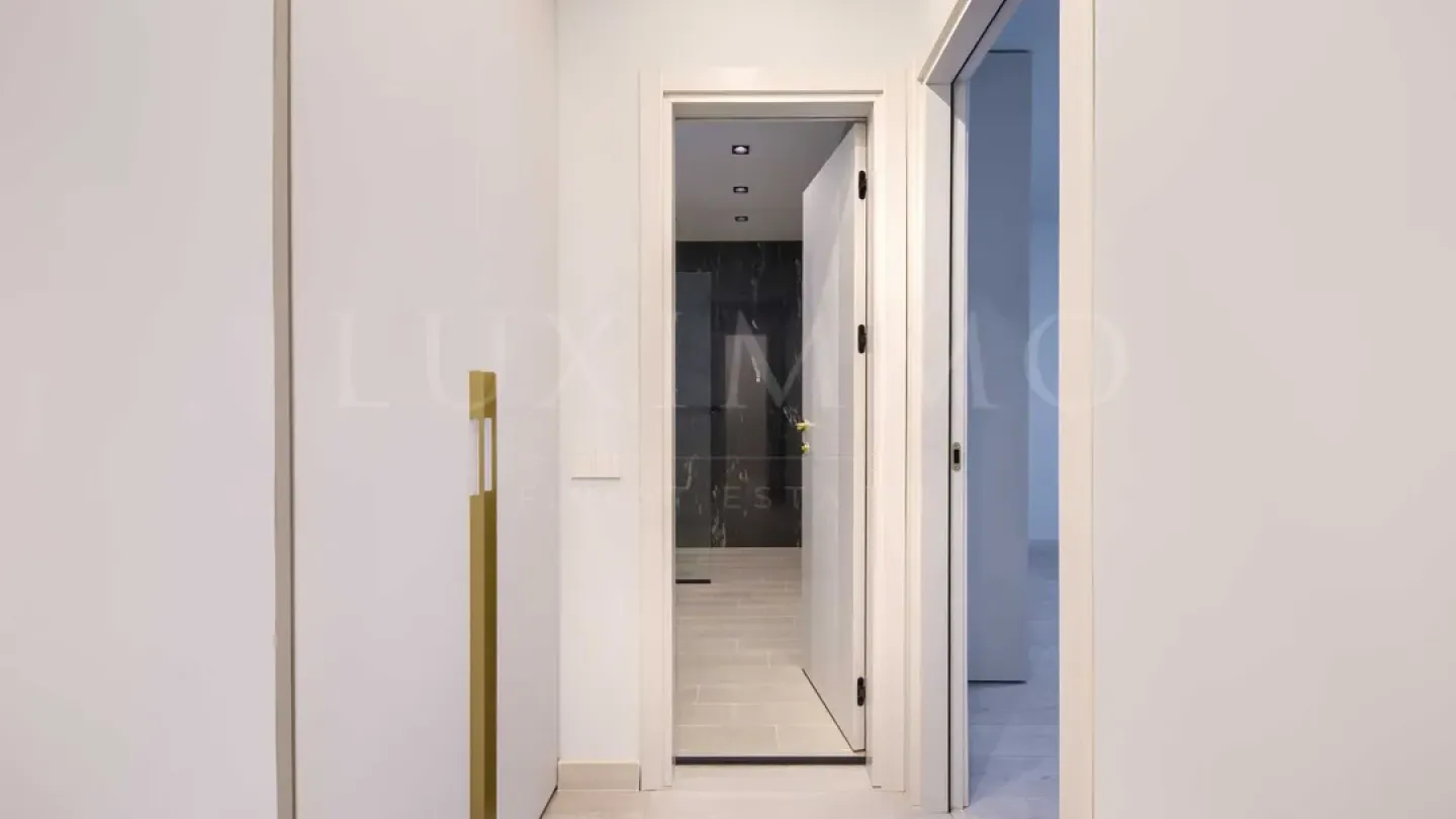 Luxurious Vitosha Mountain View Apartment, Sofia - Image 4