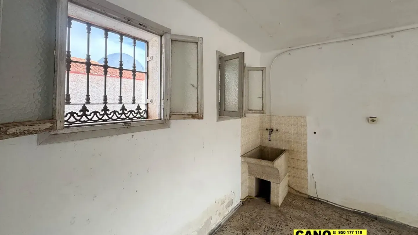 Spacious Chalet with Pool in Prime Aguadulce Location - Image 2