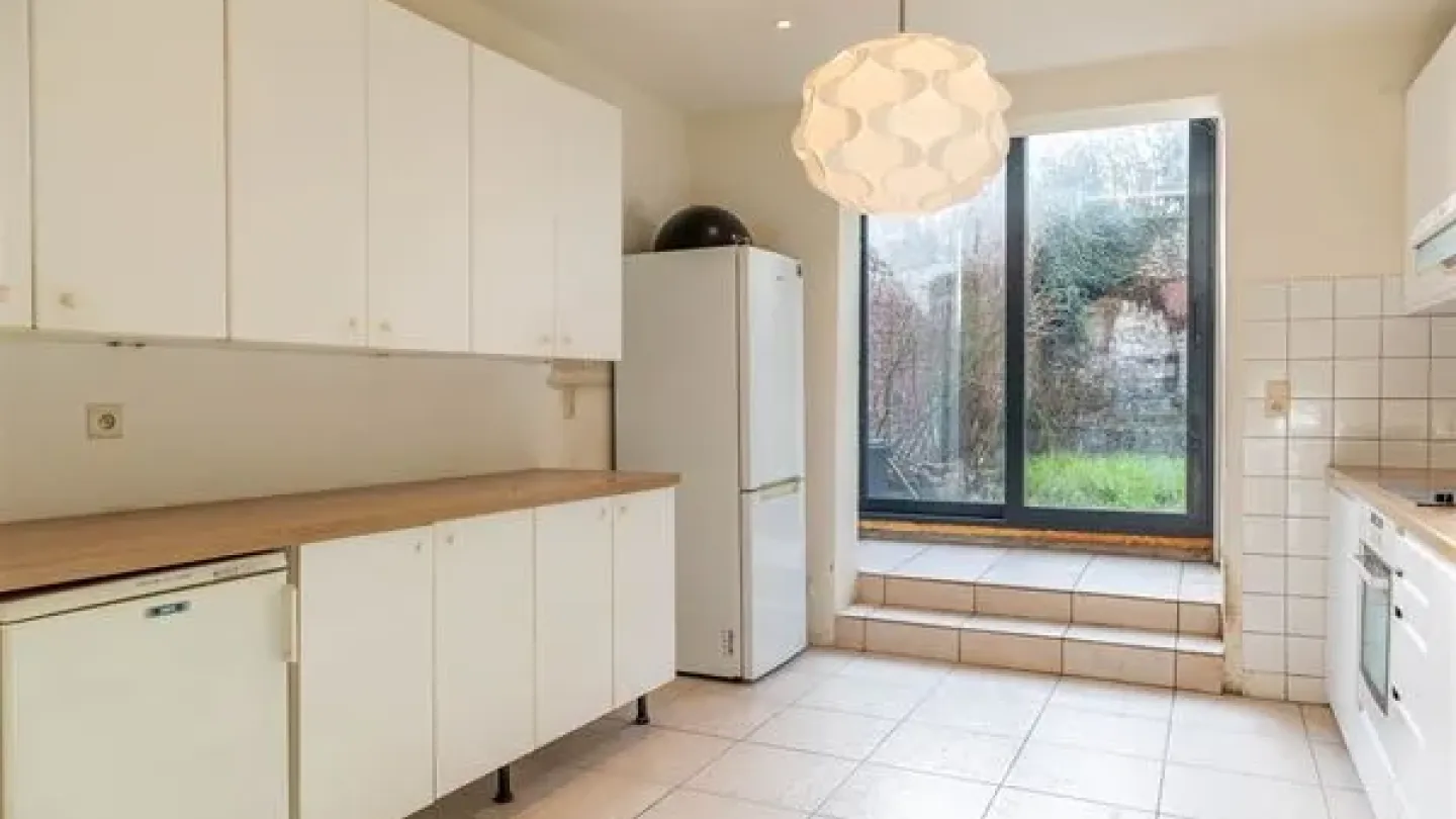 Spacious 6-Bedroom House with Garden in Ukkel – Perfect Family Home - Image 2