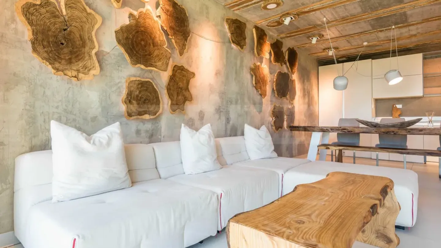 Luxury 2-Bedroom Apartment in Varna - Smart Building - Image 2