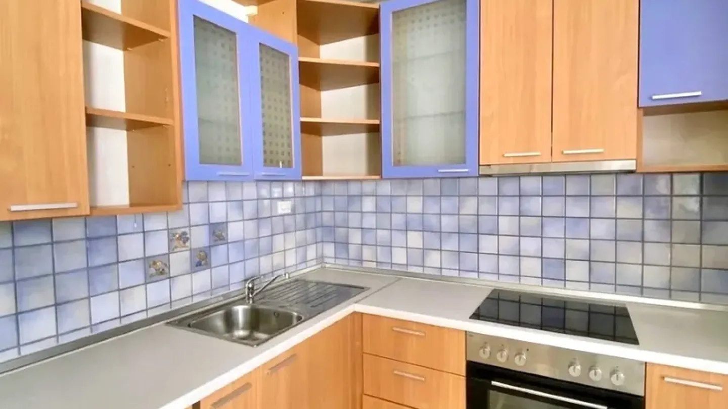 Spacious Furnished Apartment Near Varna Cathedral – Prime Location - Image 5