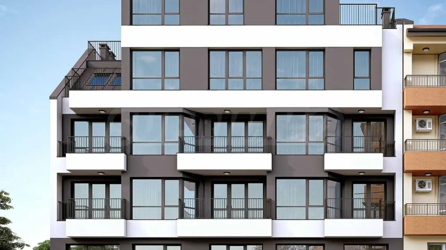 Modern 3-Bedroom Apartment in Varna City Center - Image 1