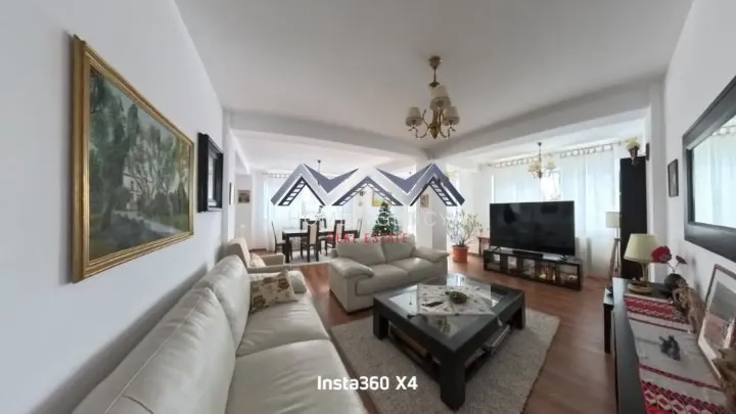 Spacious, Fully Furnished Villa with Stunning Mountain Panorama - Image 1