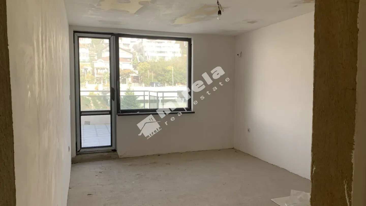 Spacious 3-Bedroom Apartment with Sea Views in Varna's Brzha District - Image 4