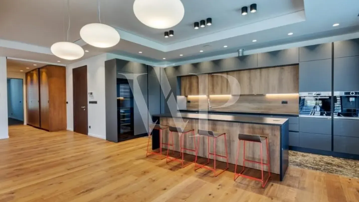 Spacious Luxury Apartment in Prime Belgrade Location, 3 Bedrooms - Image 5