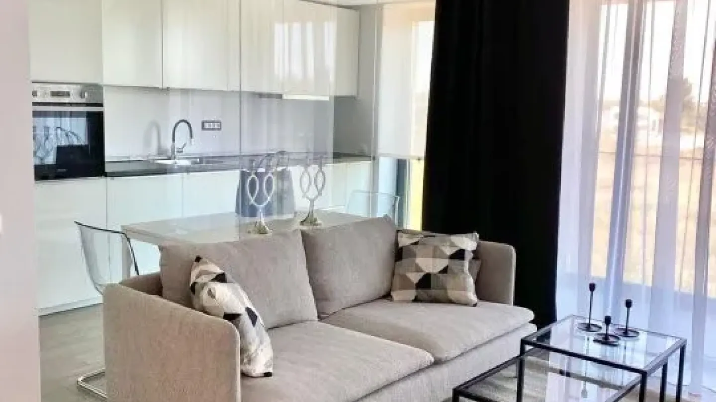 Stylish 2-Bedroom Apartment in Cloud 9, Bucharest - Rent Now - Image 4