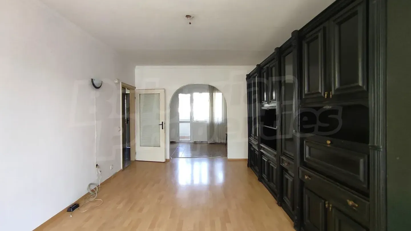 Spacious Apartment in Central Stara Zagora – 2 Bedrooms For Sale - Image 1