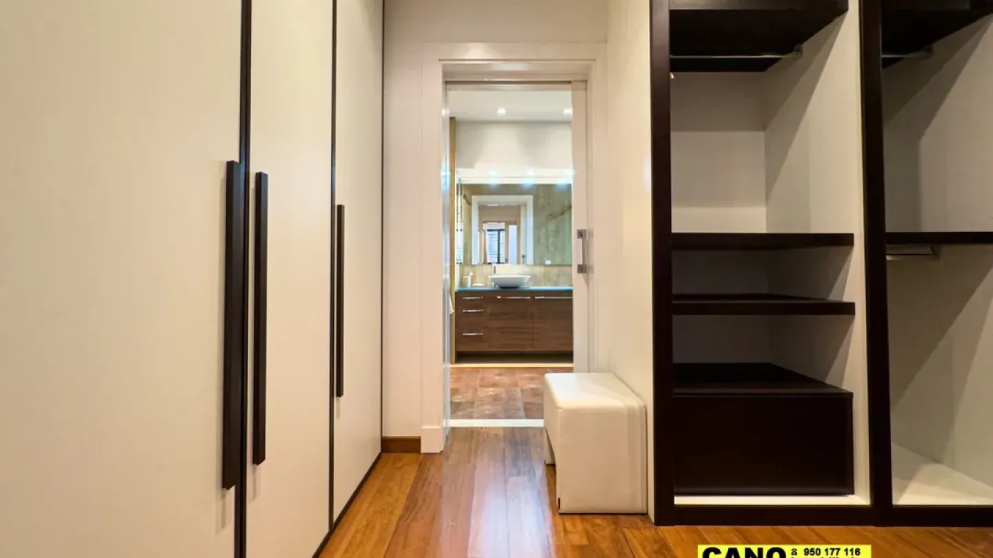 Luxury Chalet in Almería Center with Elevator & Garage - Image 5