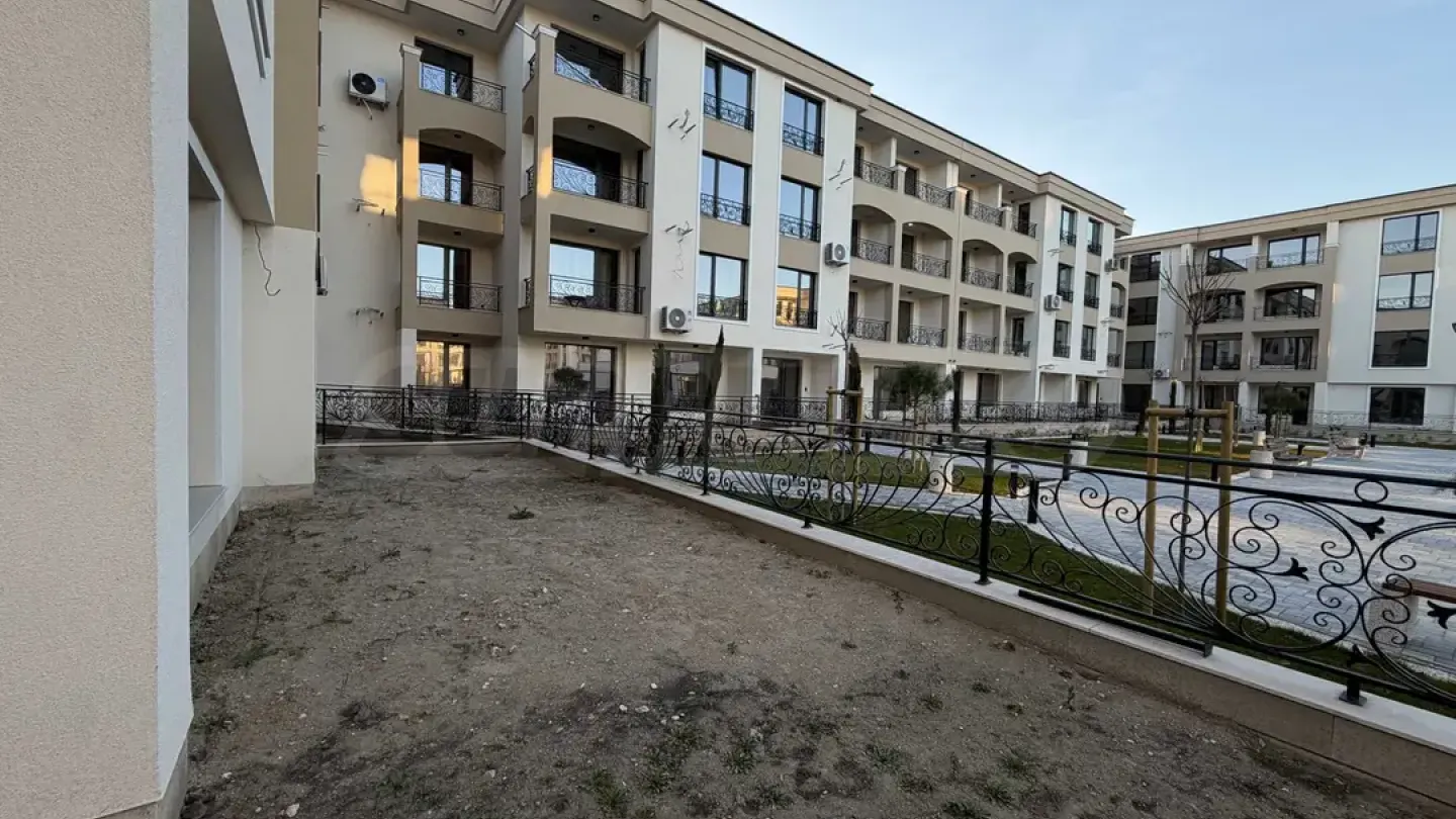 Spacious 3-Bedroom Apartment with Private Garden in Plovdiv - Image 2