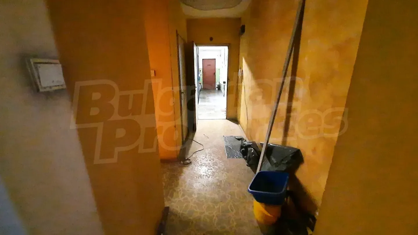 Spacious 2-Bedroom Apartment in Burgas - Izgrev, Renovate to Your Taste - Image 3