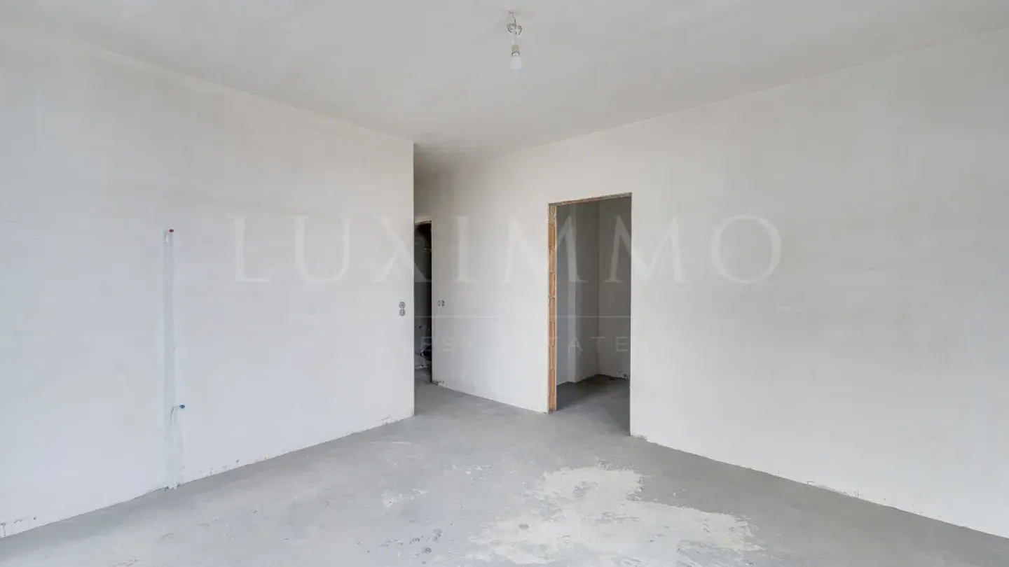 Spacious Four-Bedroom Apartment Near Future Metro Station - Image 3