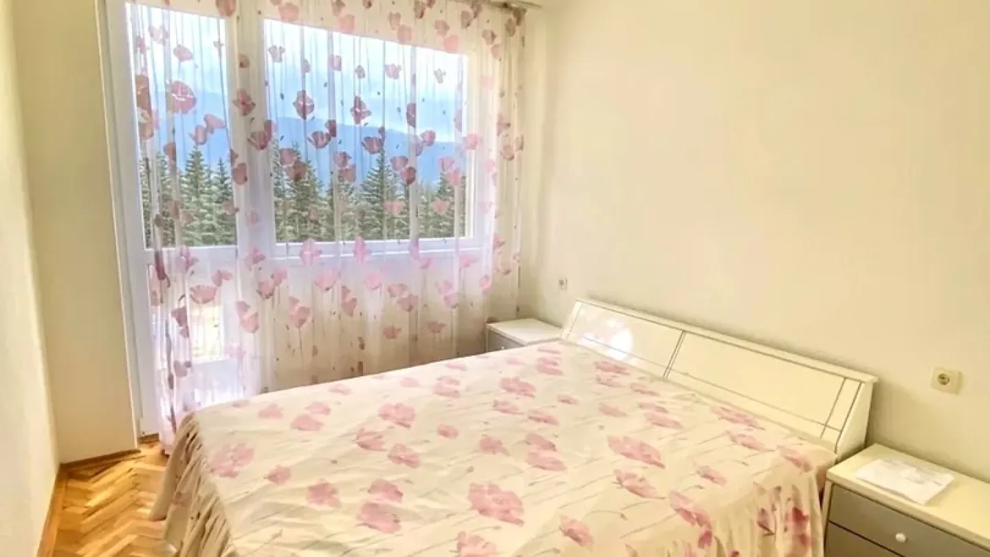 Spacious Furnished Apartment Near Varna Cathedral – Prime Location - Image 4