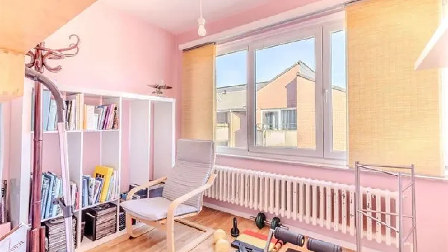 Charming Cul-de-Sac House with 3 Bedrooms – Perfect Family Home - Image 1