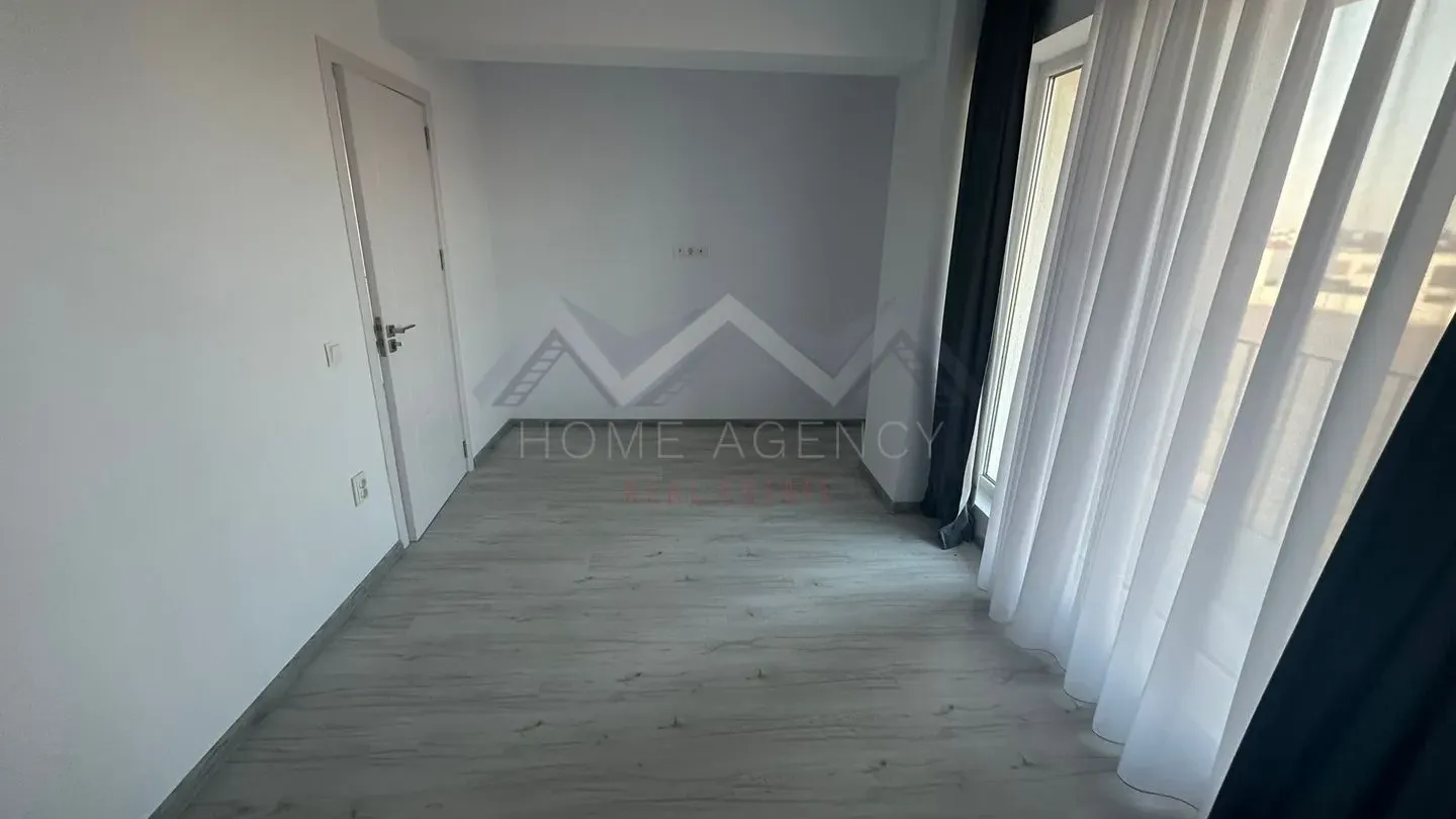 Spacious 3-Bedroom Apartment with Terrace - Otopeni, Romania - Image 4