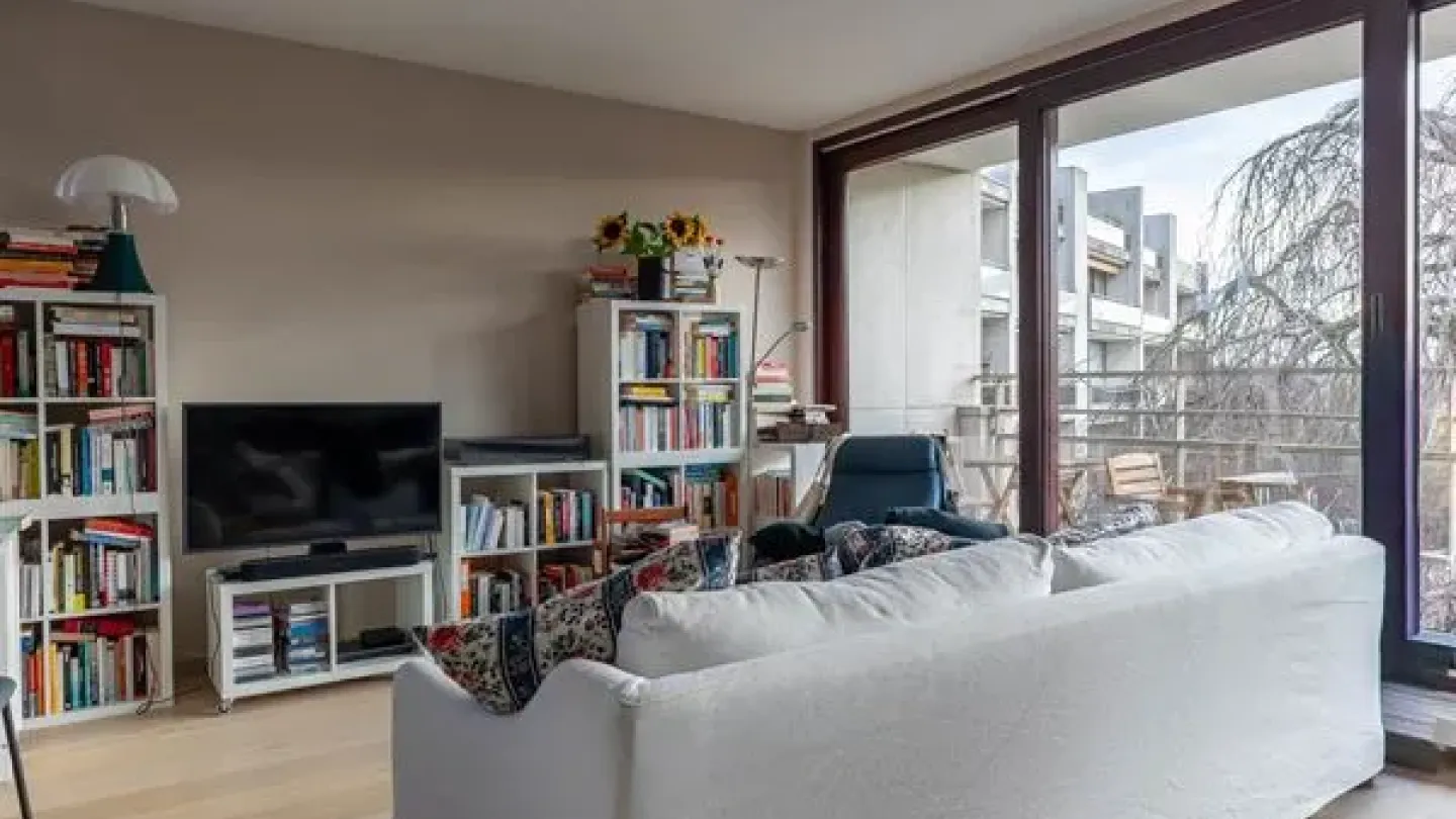 Spacious 2-Bed Apartment with Terrace in Private Park, Ukkel - Image 4