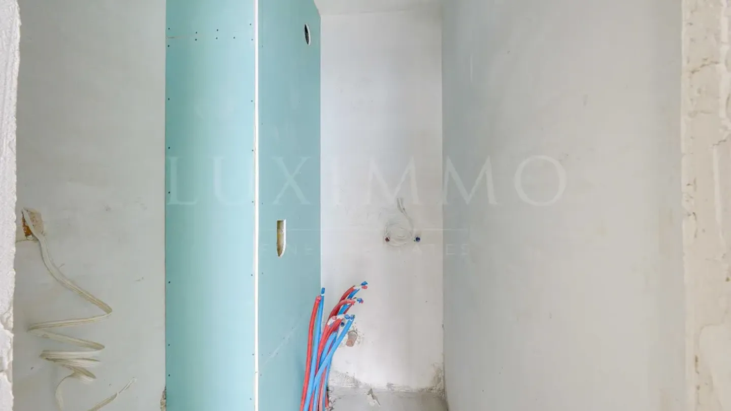 Spacious Four-Bedroom Apartment Near Future Metro Station - Image 4