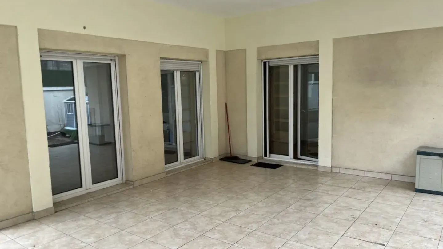 Spacious House in Voždovac with Garden and Garage for Rent - Image 1