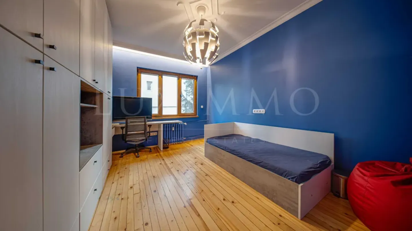 Spacious Fully Furnished Apartment with Great City Views in Sofia - Image 3