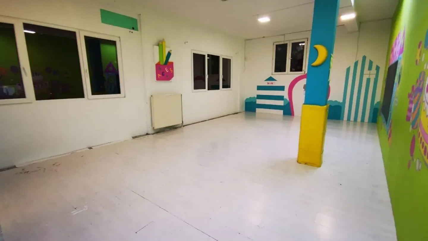 Spacious 10-Bedroom House in Belgrade, Near Medaković Church - Image 5