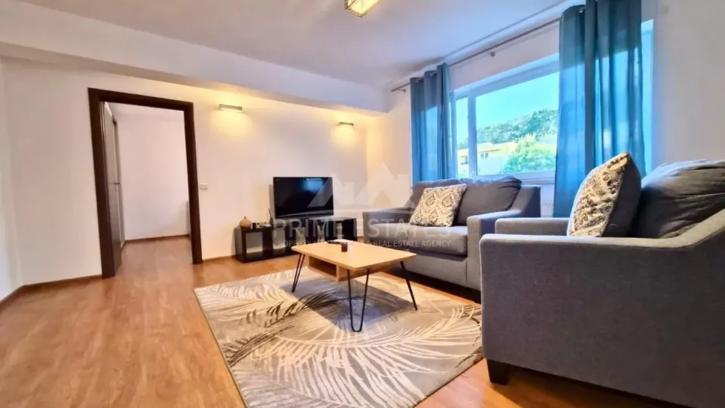 Greenfield Residence: Fully Furnished 2-Bedroom Apartment with Parking - Image 3