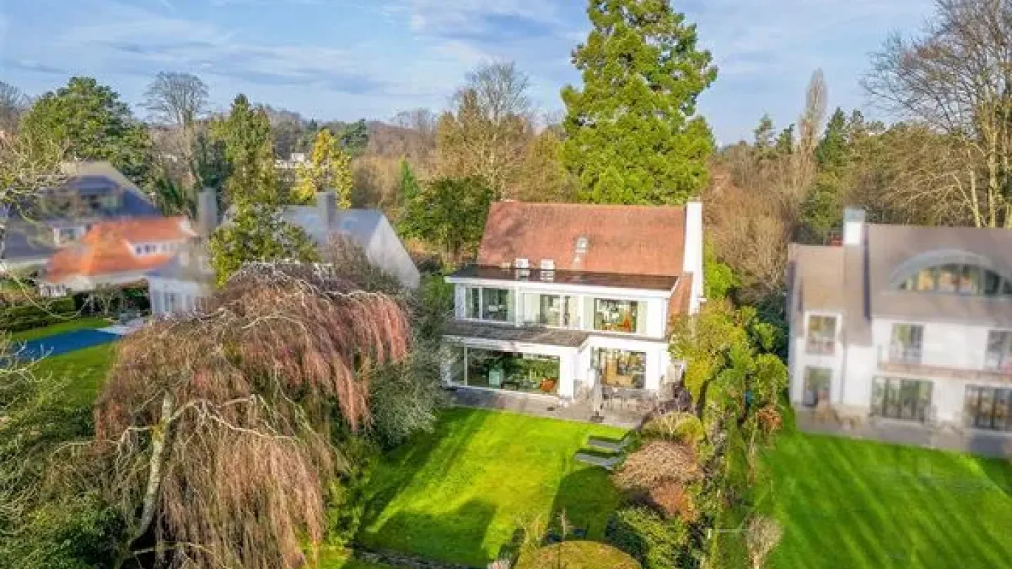 South-Facing Villa with Five Bedrooms and Garden in Ukkel - Image 2