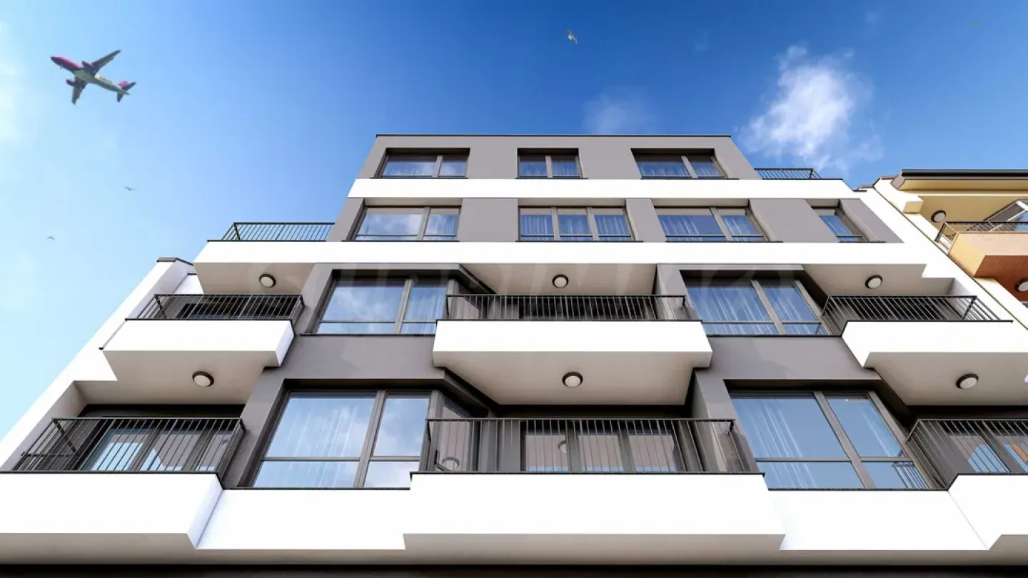 Modern 3-Bedroom Apartment in Varna City Center - Image 2