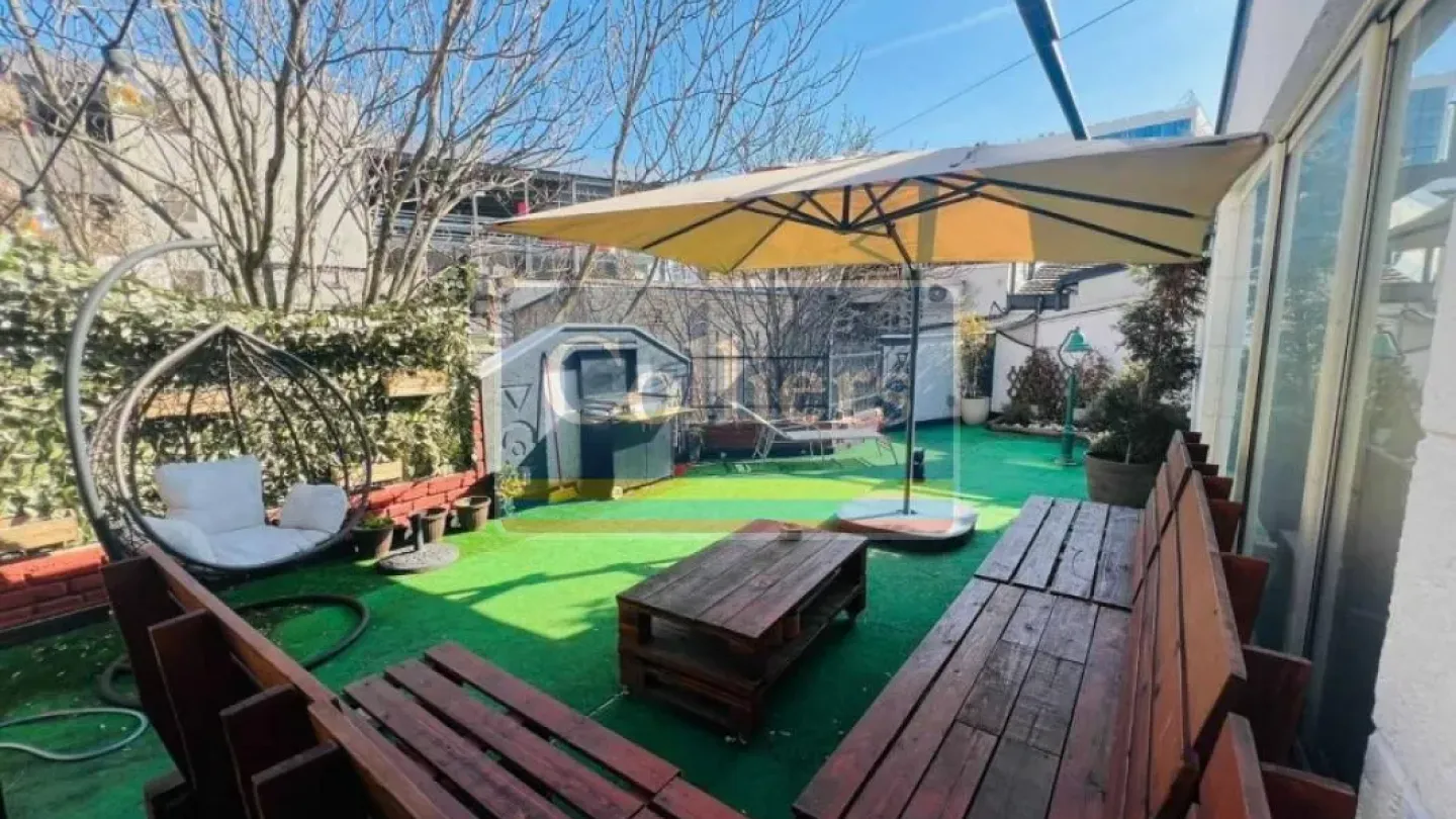 Spacious 5-Bedroom Apartment with Large Terrace in Belgrade's Center - Image 2