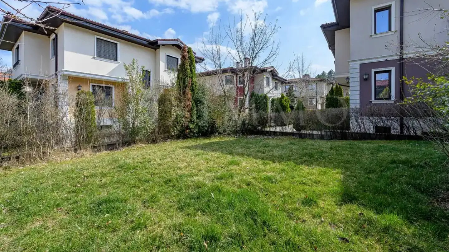 Spacious, Fully Furnished Villa with Yard Near Veliko Tarnovo - Image 1