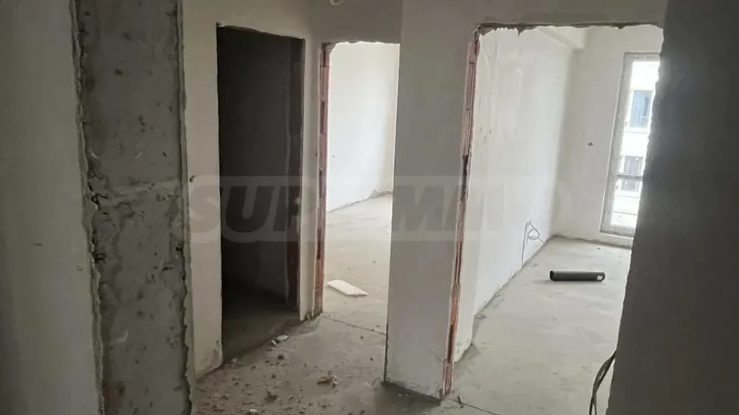 Spacious 2-Bedroom Apartment with Mountain Views in Plovdiv - Image 2