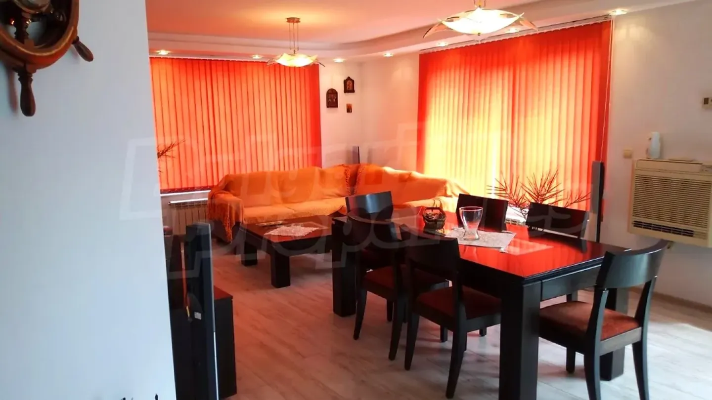 Bright, Fully Furnished 2-Bedroom Apartment in Varna's Levski District - Image 3