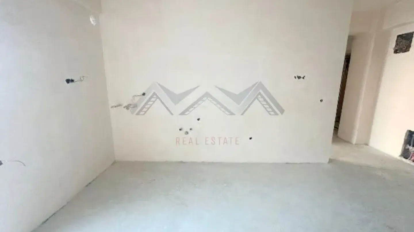 Stylish 2-Room Apartment in Otopeni City Center - New! - Image 2