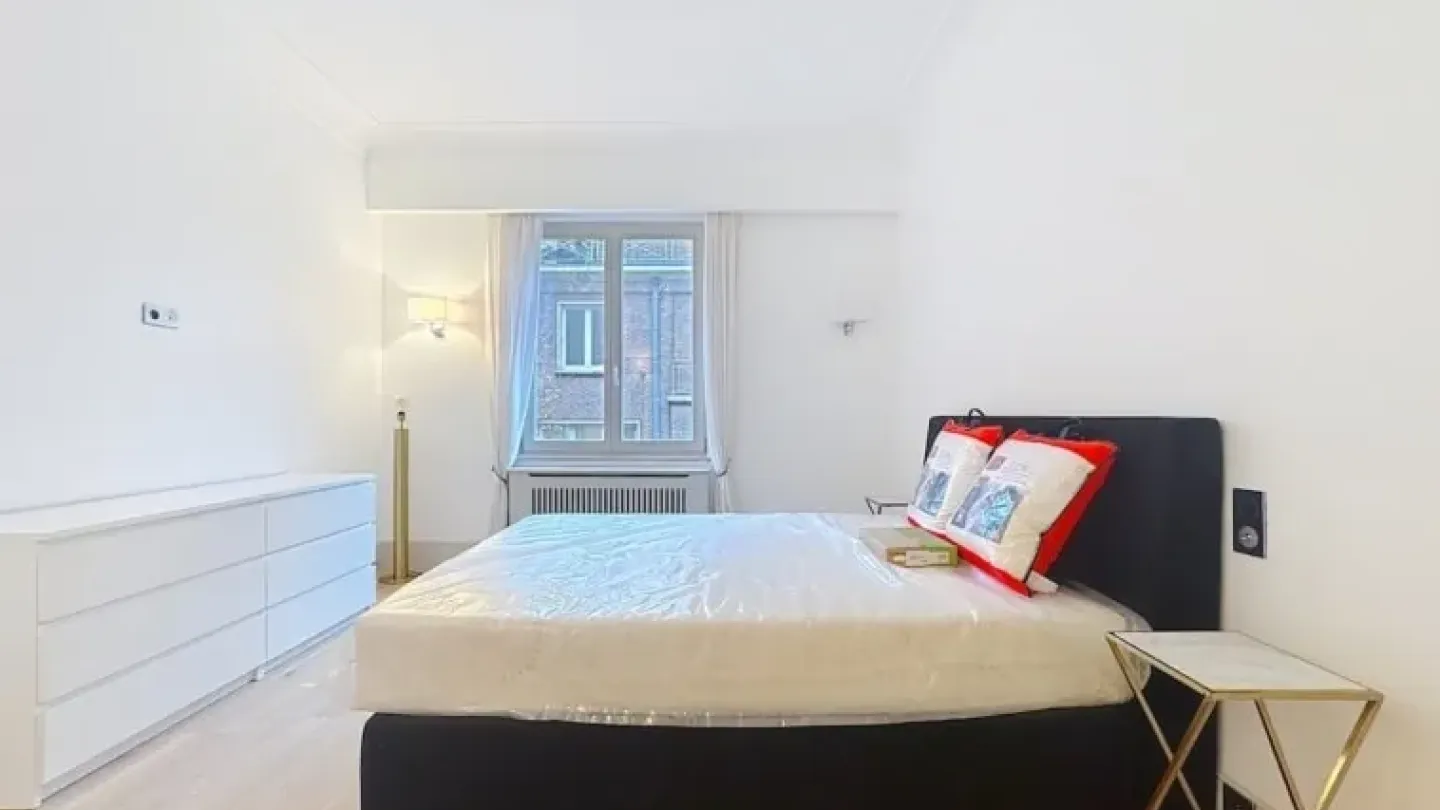 Stylish Brussels Apartment with 1 Bedroom - Fully Furnished - Image 1
