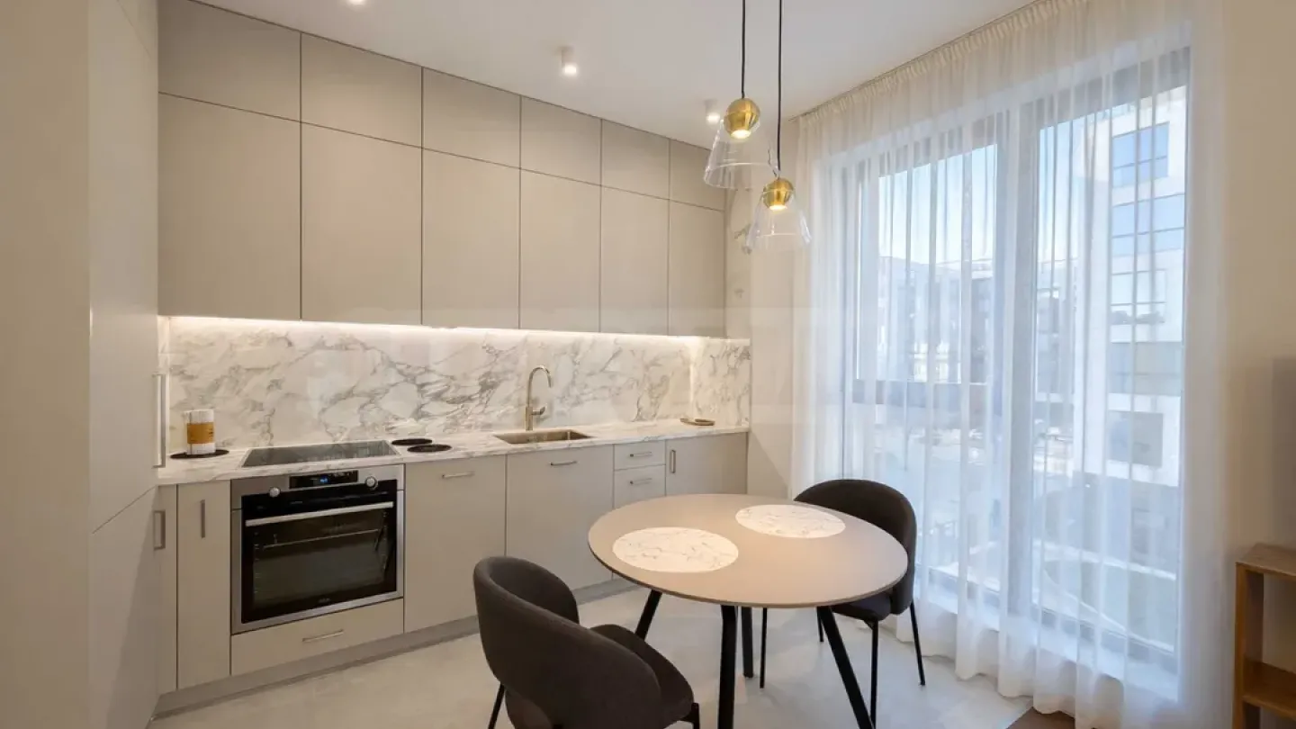 Fully Furnished 2-Bedroom Apartment in Royal Garden 2 - Image 1