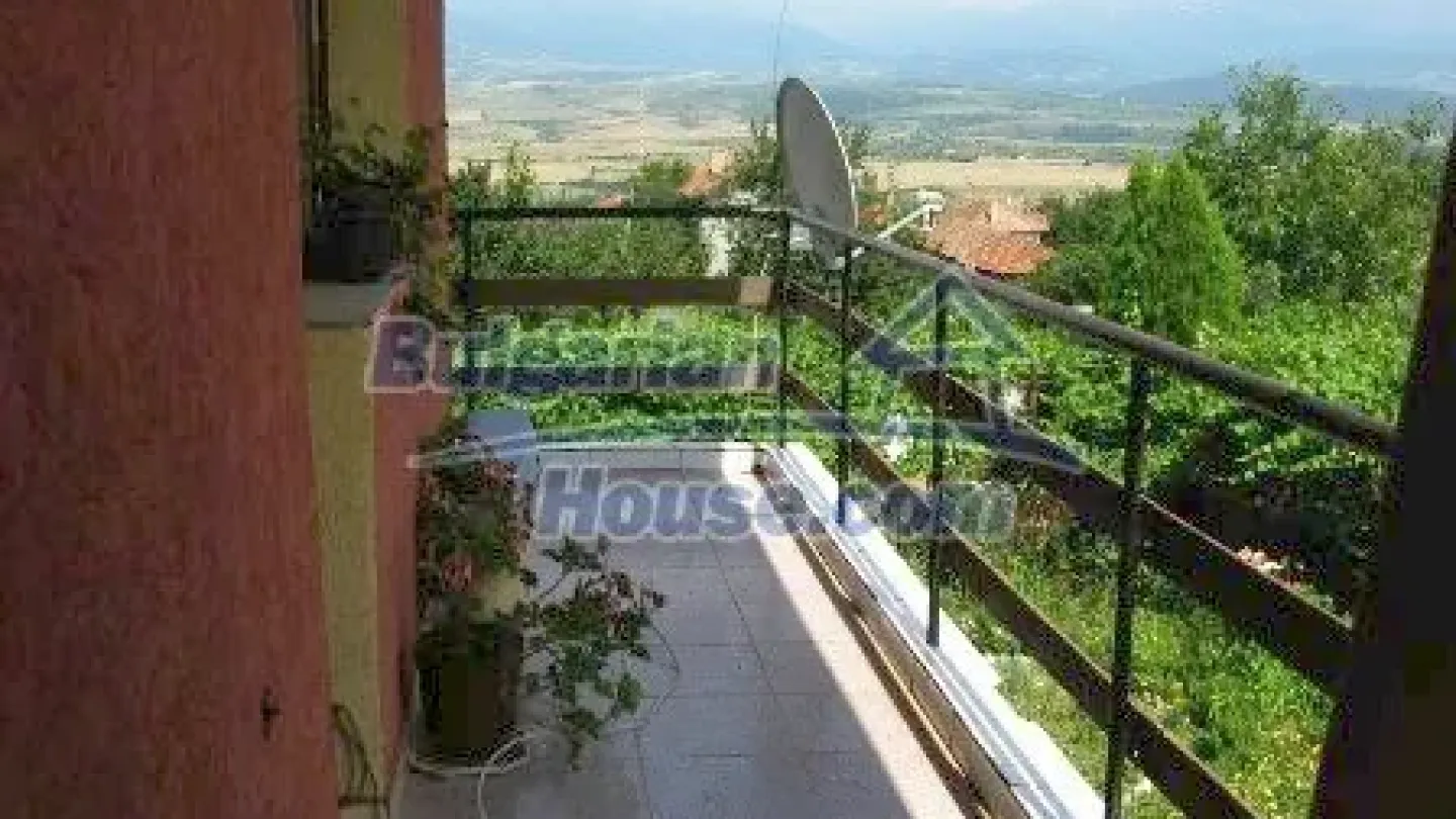 Charming Bulgarian House Near Bansko with Garden & Heating - Image 3
