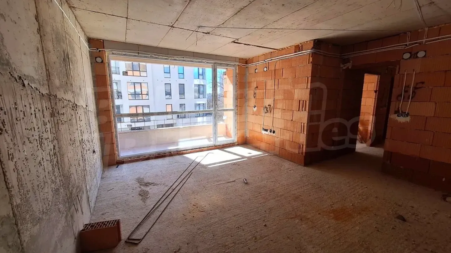 Spacious South-Facing 2-Bedroom Apartment in Varna's Vazrazhdane 1 - Image 1