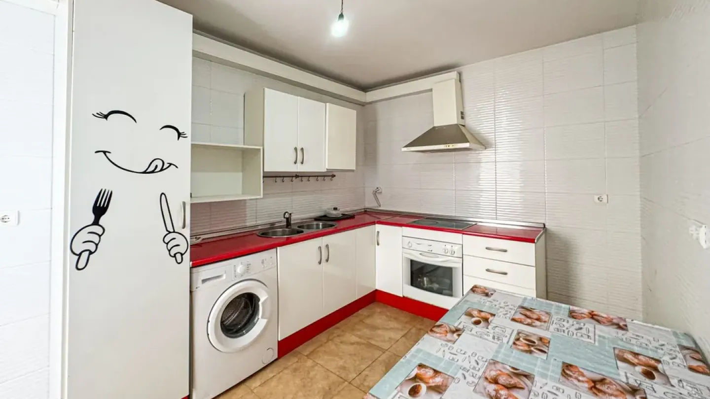 Spacious 3-Bedroom Apartment with Garage and Elevator in Viator - Image 3