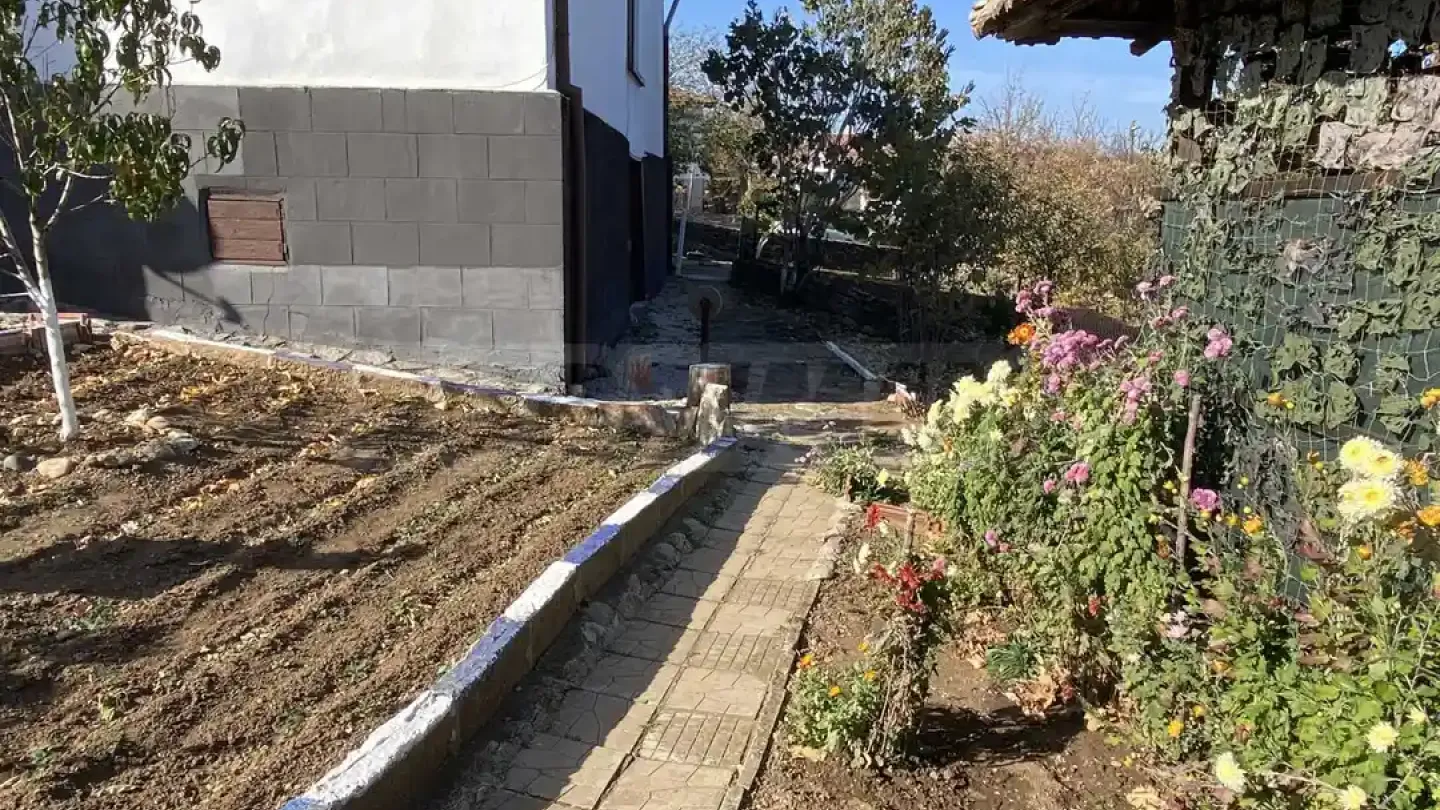 Charming Mountain House with Panoramic Views – Granitovo, Bulgaria - Image 3