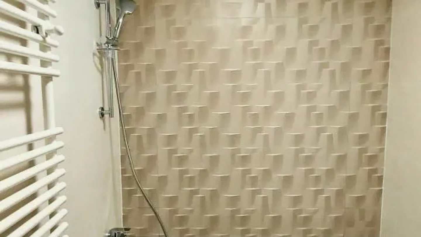 Stylish 2-Bedroom Apartment in Cloud 9, Bucharest - Rent Now - Image 1