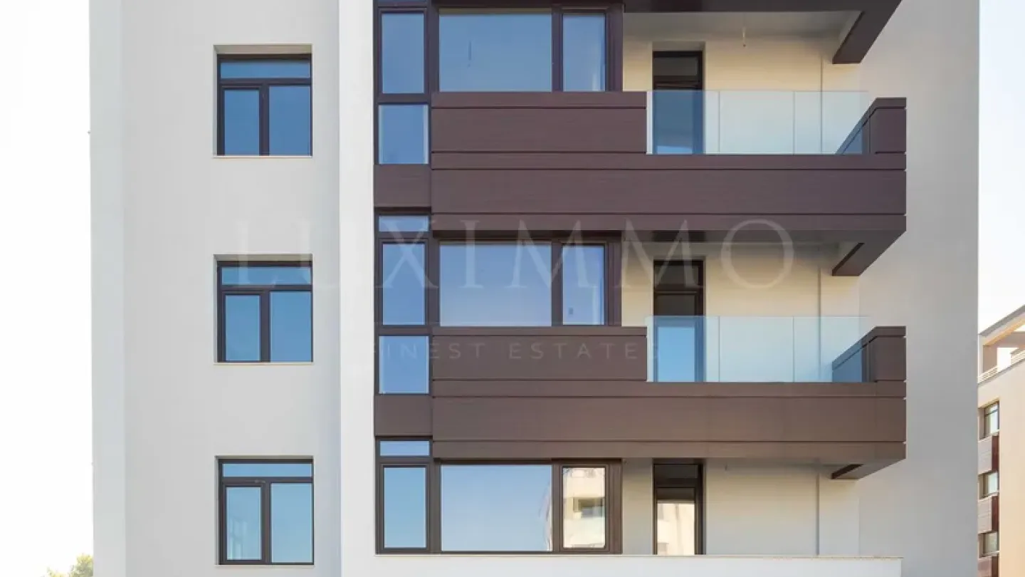 Spacious One-Bedroom Apartment Near Cable Car & Park - Image 3